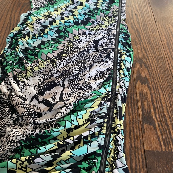 BCBG MaxAzria green black snake bodycon dress with zipper XS - Picture 3 of 9